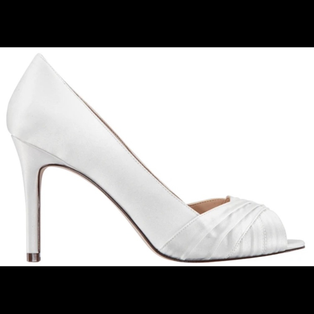 NWT, Ivory Satin Heels